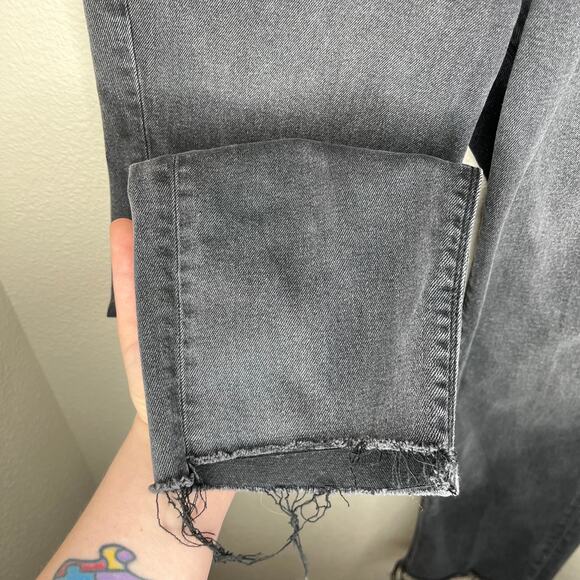 AMERICAN EAGLE Curvy Mom Jeans Cut-Off Size 6 LONG - Picture 8 of 10